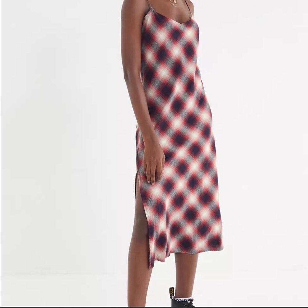 Pistola flannel midi dress. V neck. Side slit. Size medium.